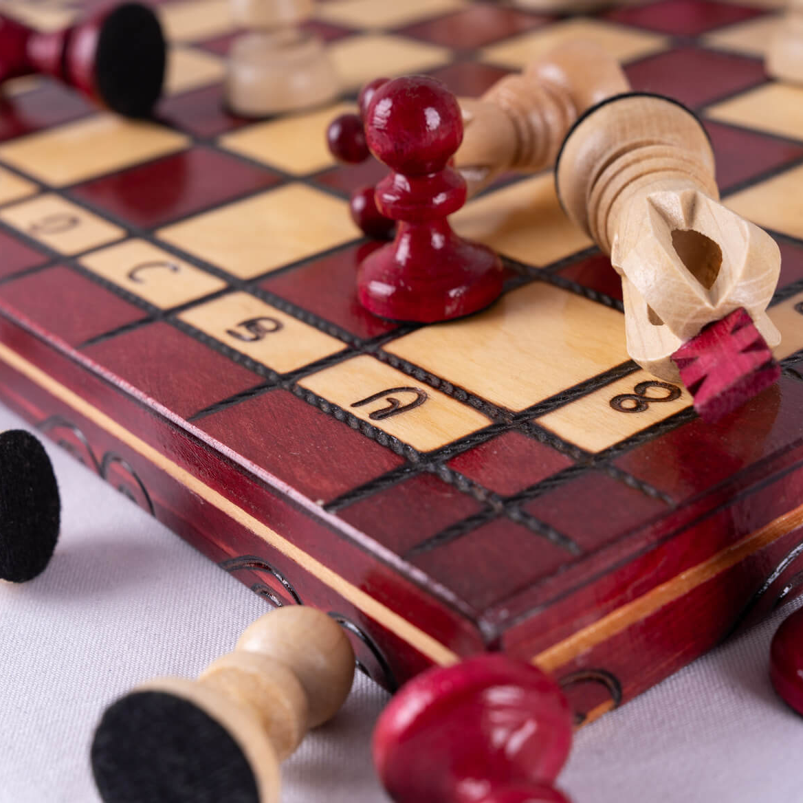 Jeu d'Échecs en Bois d'Acacia et Buis avec Finition Mate | Élégance et Durabilité pour Passionnés