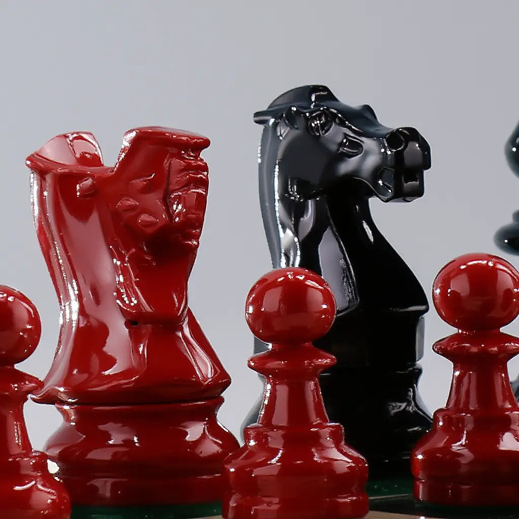 Échiquier de Luxe en Ébène et Buis avec Pièces Sculptées | Design Élégant pour Passionnés d'Échecs 4