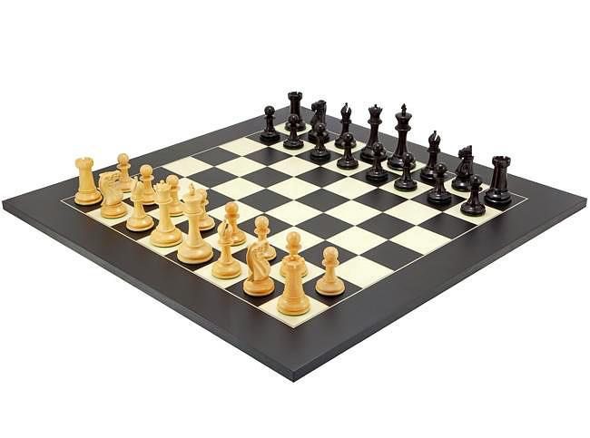 Échiquier en Bois avec Pièces Sculptées en Ébène et Buis | Design Élégant pour Passionnés