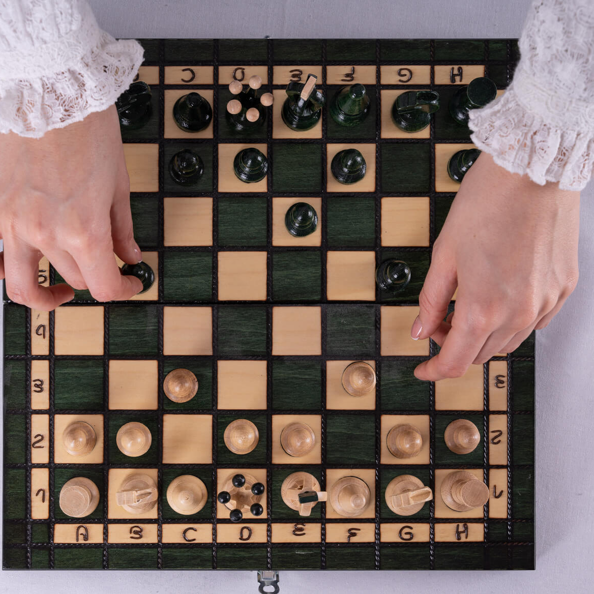 Échiquier en Bois d'Acacia avec Pièces Lestées | Design Élégant pour un Jeu Précis