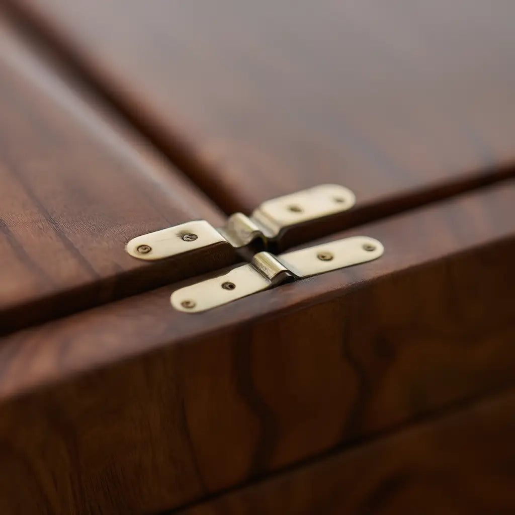 Coffret en Noyer avec Échecs et Backgammon – Jeu de Société Élégant en Bois 6