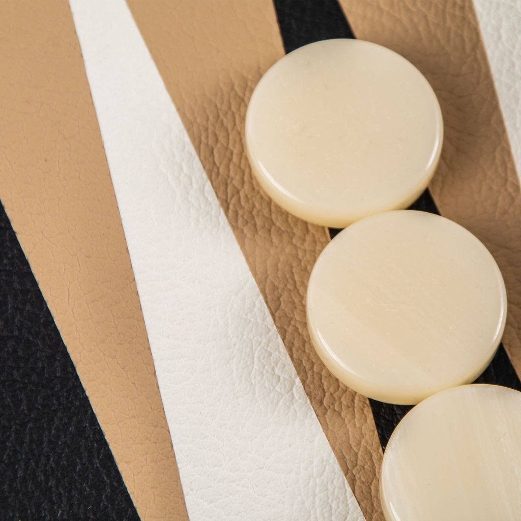 Backgammon en Bois et Cuir Vegan avec Pions Nacrés | Élégance Artisanale pour Moments de Jeu 3