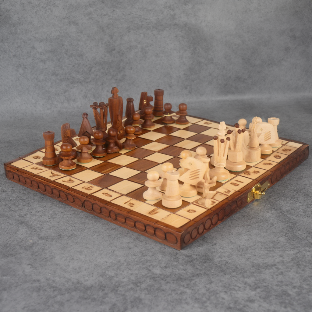 Échiquier Élégant en Bois avec Finition Mate | Design Pratique pour Passionnés d'Échecs